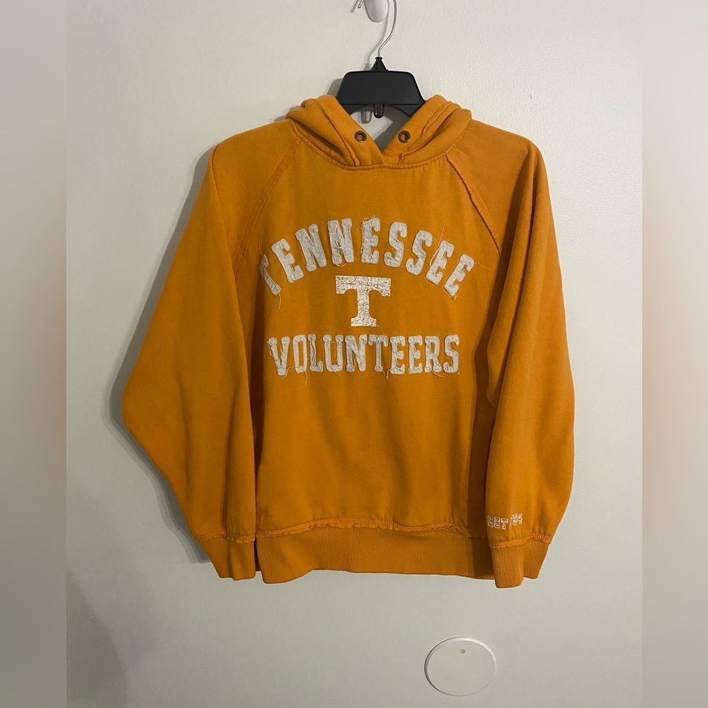 Distressed UT HOODIE SIZE MEDIUM